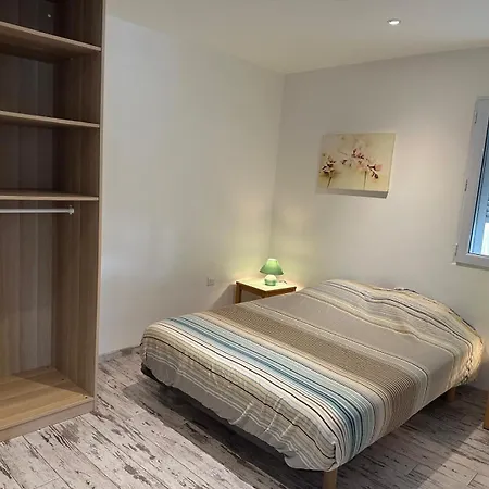 Holiday home Entier Proche Des Plages